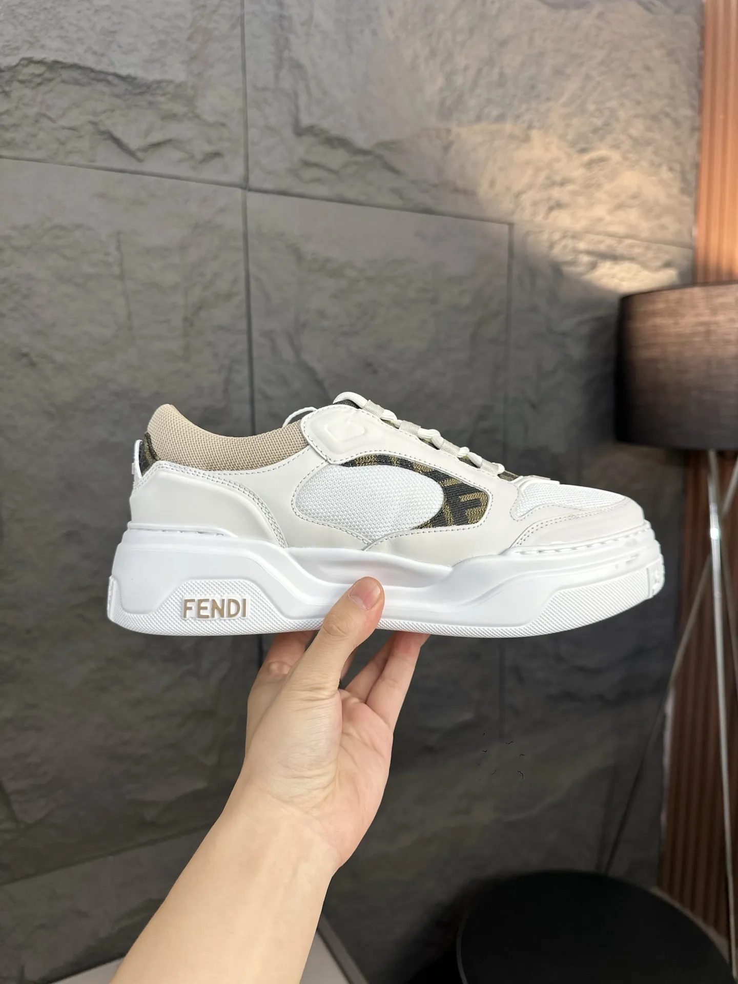 [FENDI] Fendi men's shoes 💰780💰 - High-end quality original casual sports shoes - Upper: Nappa calfskin, pebbled calfskin, tongue and heel; injection molded brand logo plastic module - Lining: brand canvas - Outsole: ultra-light T men's shoes 💰R foam rubber; molded outsole - Super high quality control, fine workmanship: highlighted (high-end, luxury, grade) -Size :39-44 (38, 45, can be customized)